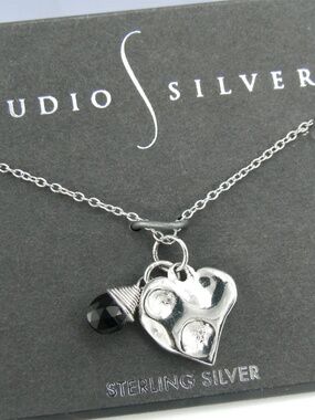 STUDIO SILVER Sterling SILVER Hammered HEART & Onyx Stone Charm PENDANT
